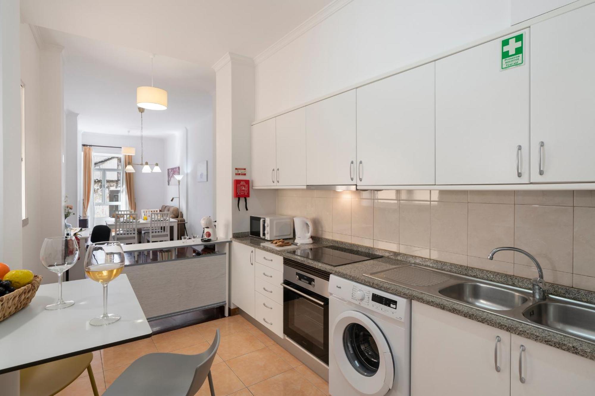 פונשל Apartamento Do Carmo By An Island Apart מראה חיצוני תמונה